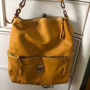Dooney and Bourke pebble grain zipper pocket
